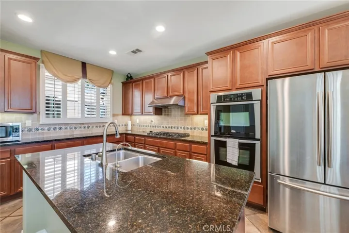32933 Caminito Lorca, Temecula, CA 92592-3390 Open Kitchen