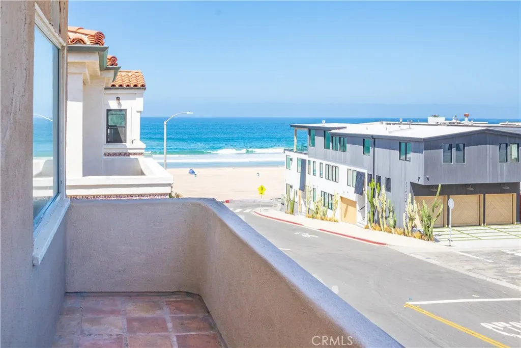 Upstairs Unit: Balcony View