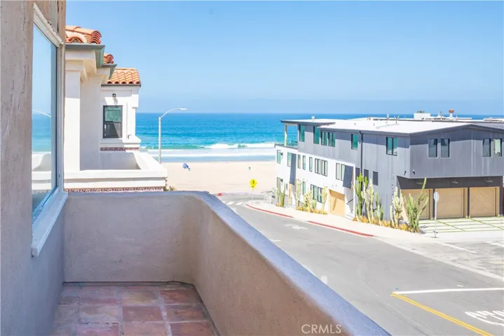 Upstairs Unit: Balcony View
