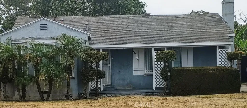 9206 S Van Ness Street, Los Angeles, California 90047