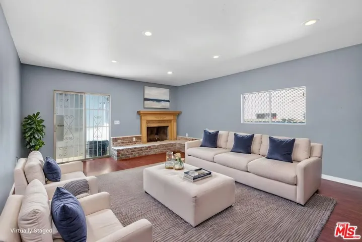 913 E 92nd Street, Los Angeles, California 90002