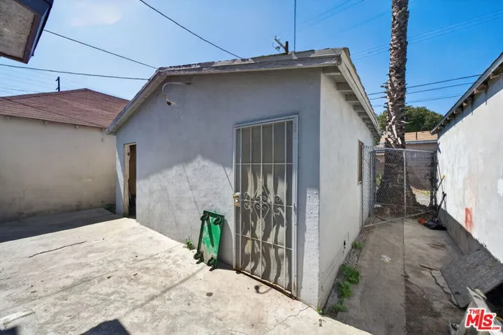 913 E 92nd Street, Los Angeles, California 90002