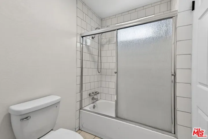 913 E 92nd Street, Los Angeles, California 90002