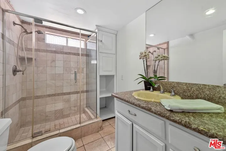 913 E 92nd Street, Los Angeles, California 90002
