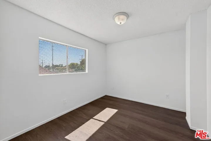 913 E 92nd Street, Los Angeles, California 90002