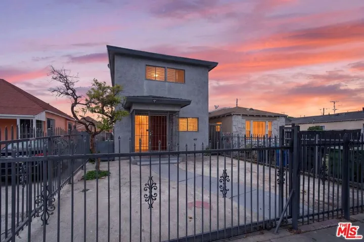 913 E 92nd Street, Los Angeles, California 90002