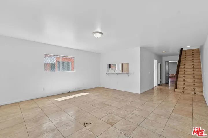 913 E 92nd Street, Los Angeles, California 90002