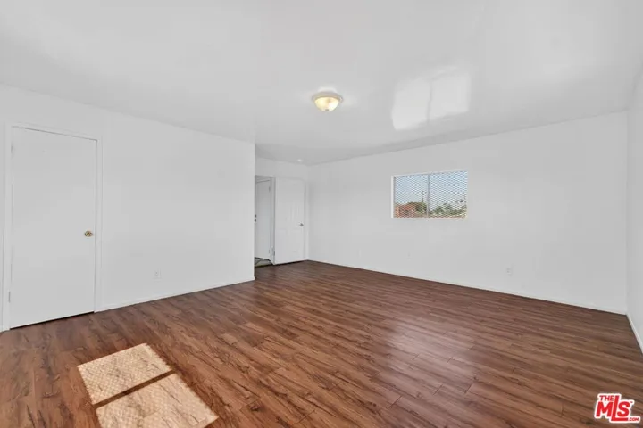 913 E 92nd Street, Los Angeles, California 90002