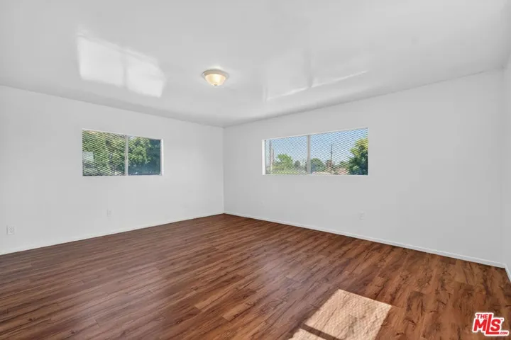 913 E 92nd Street, Los Angeles, California 90002