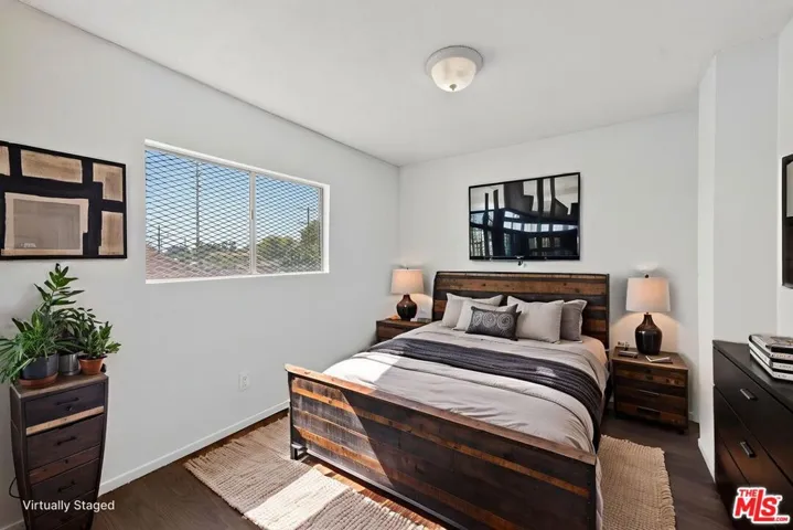 913 E 92nd Street, Los Angeles, California 90002