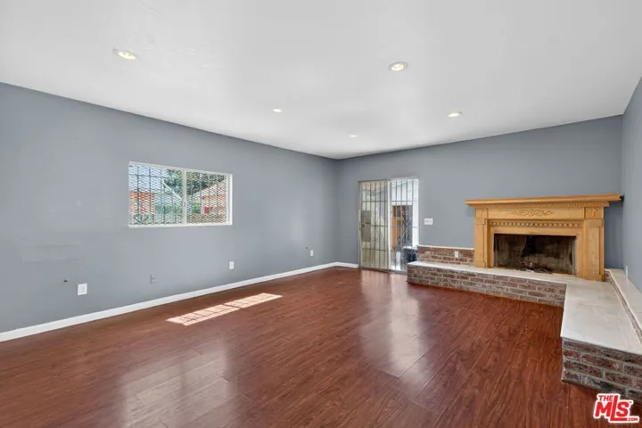913 E 92nd Street, Los Angeles, California 90002