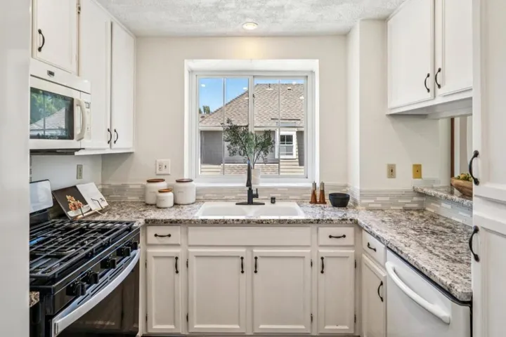 1051 Helm Lane, Foster City, California 94404