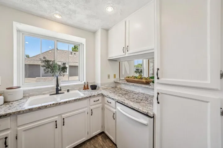 1051 Helm Lane, Foster City, California 94404