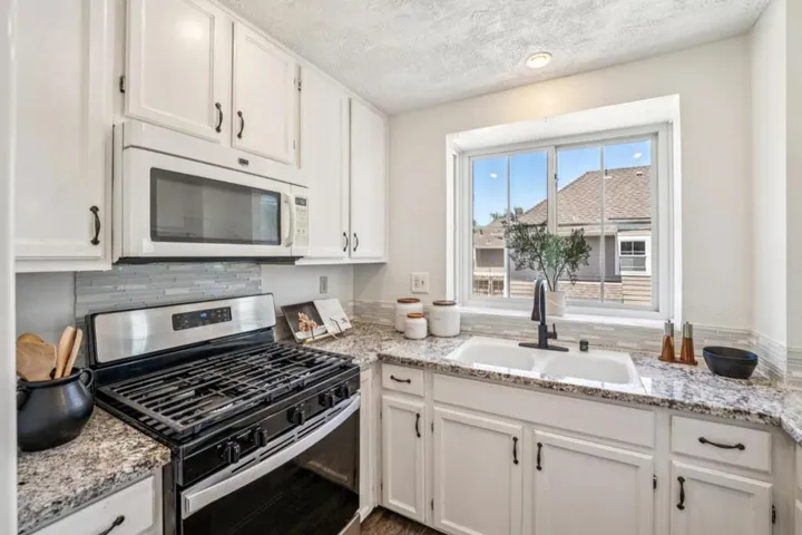 1051 Helm Lane, Foster City, California 94404