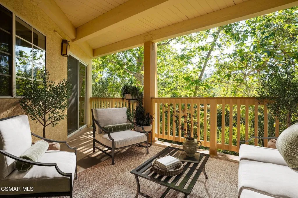 Balcony 2-2
