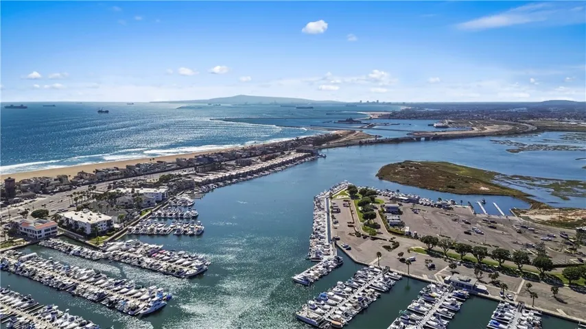 2872 Coast Circle 104, Huntington Beach, California 92649