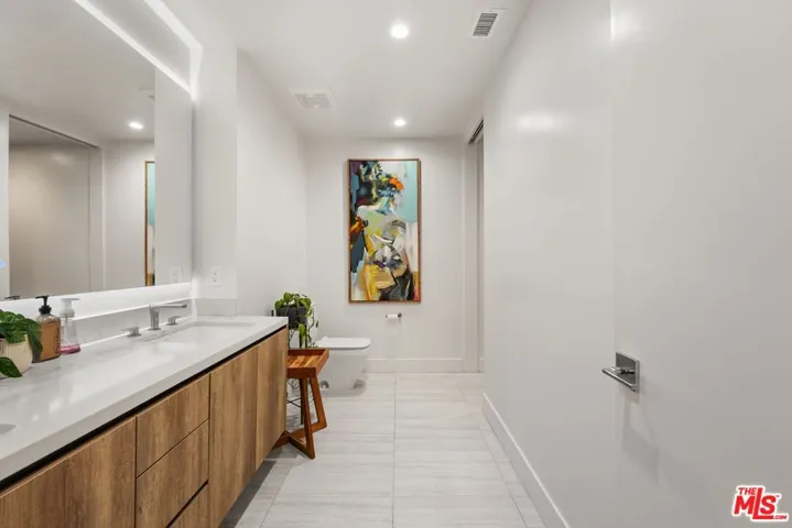 411 S Hamel Road 306, Los Angeles, California 90048