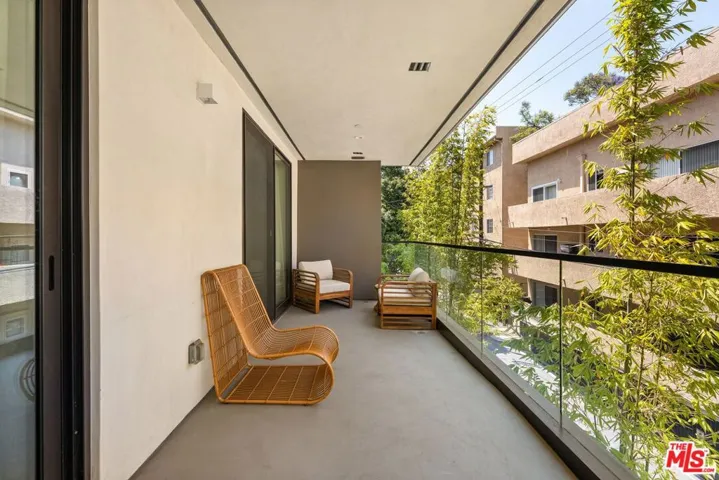 411 S Hamel Road 306, Los Angeles, California 90048