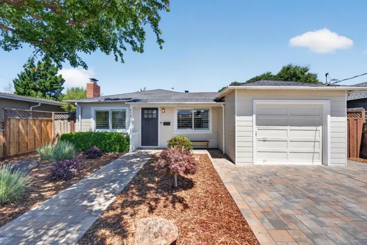 912 Montgomery Street, San Carlos, California 94070