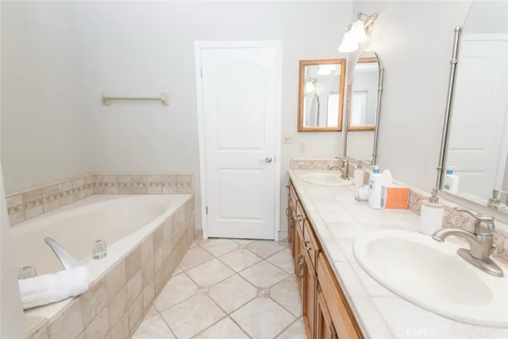 50616 Woodside Lane, Oakhurst, California 93644