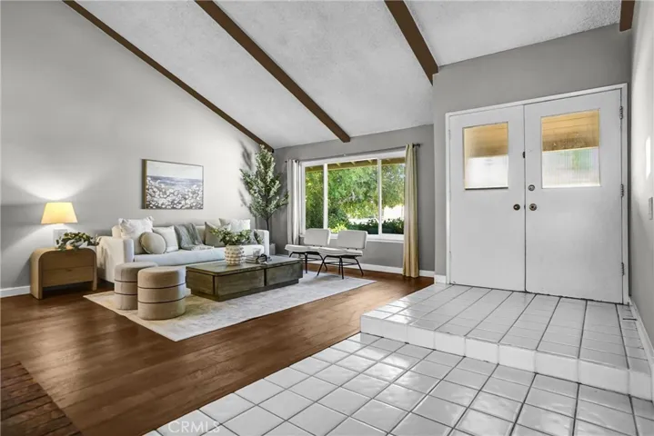 25136 Avenida Rondel, Valencia, California 91355