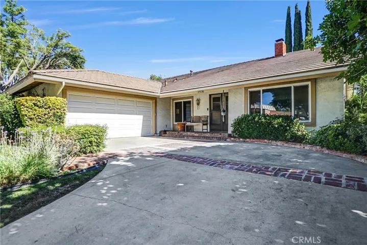 25136 Avenida Rondel, Valencia, California 91355