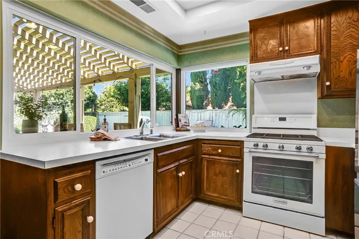 25136 Avenida Rondel, Valencia, California 91355