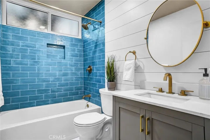 2nd bathroom