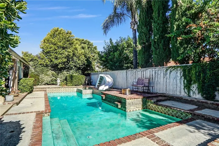25136 Avenida Rondel, Valencia, California 91355