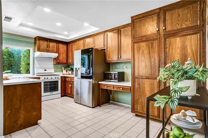 25136 Avenida Rondel, Valencia, California 91355