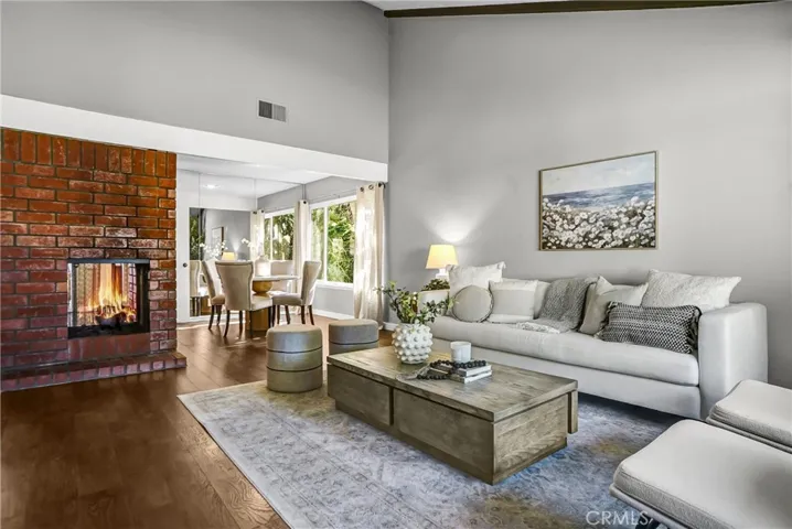25136 Avenida Rondel, Valencia, California 91355
