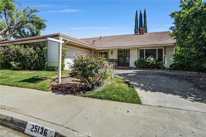 25136 Avenida Rondel, Valencia, California 91355