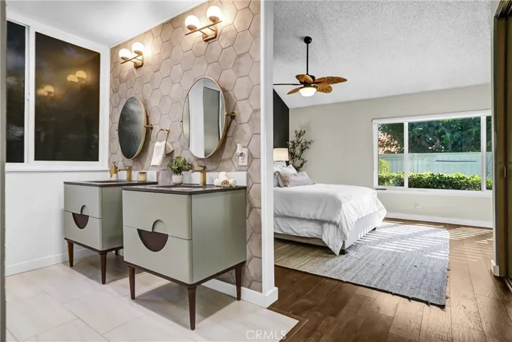 25136 Avenida Rondel, Valencia, California 91355
