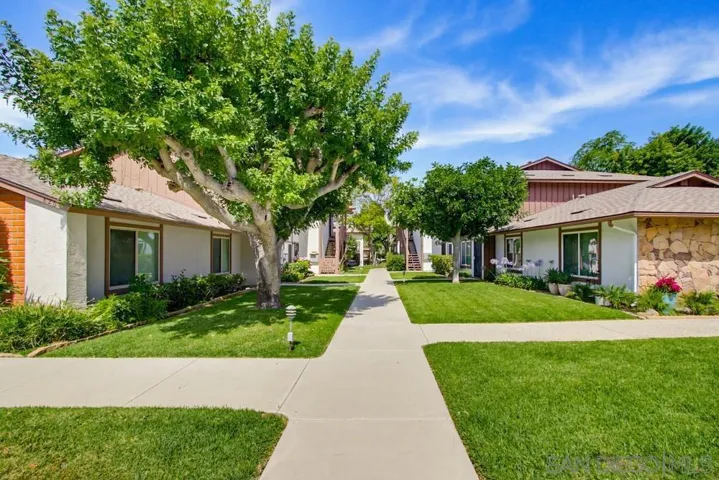 Highly sought-after Carefree townhome in the heart of San Carlos!