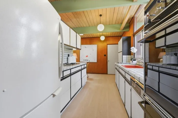 370 Shasta Drive, Palo Alto, California 94306