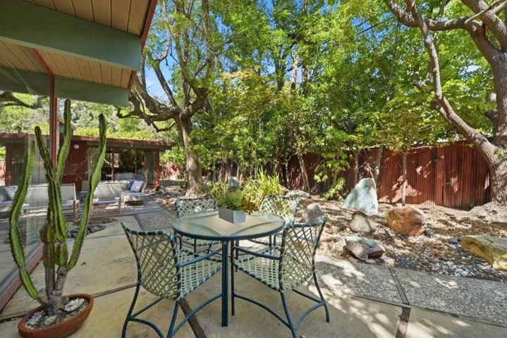 370 Shasta Drive, Palo Alto, California 94306