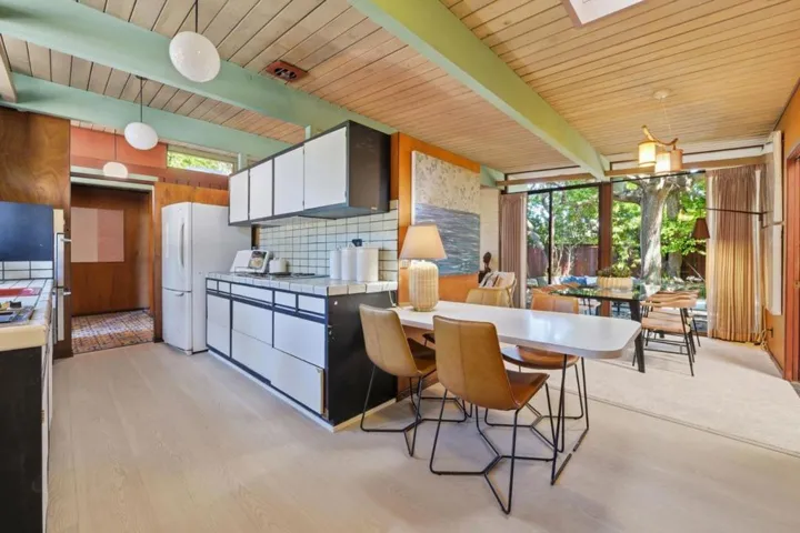 370 Shasta Drive, Palo Alto, California 94306