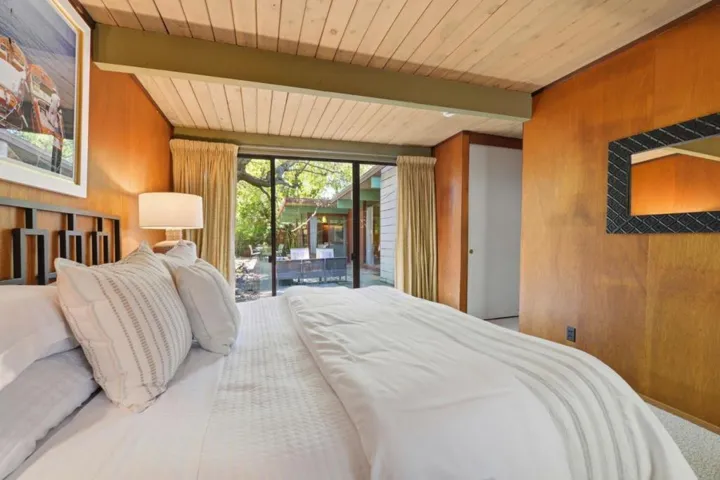 370 Shasta Drive, Palo Alto, California 94306