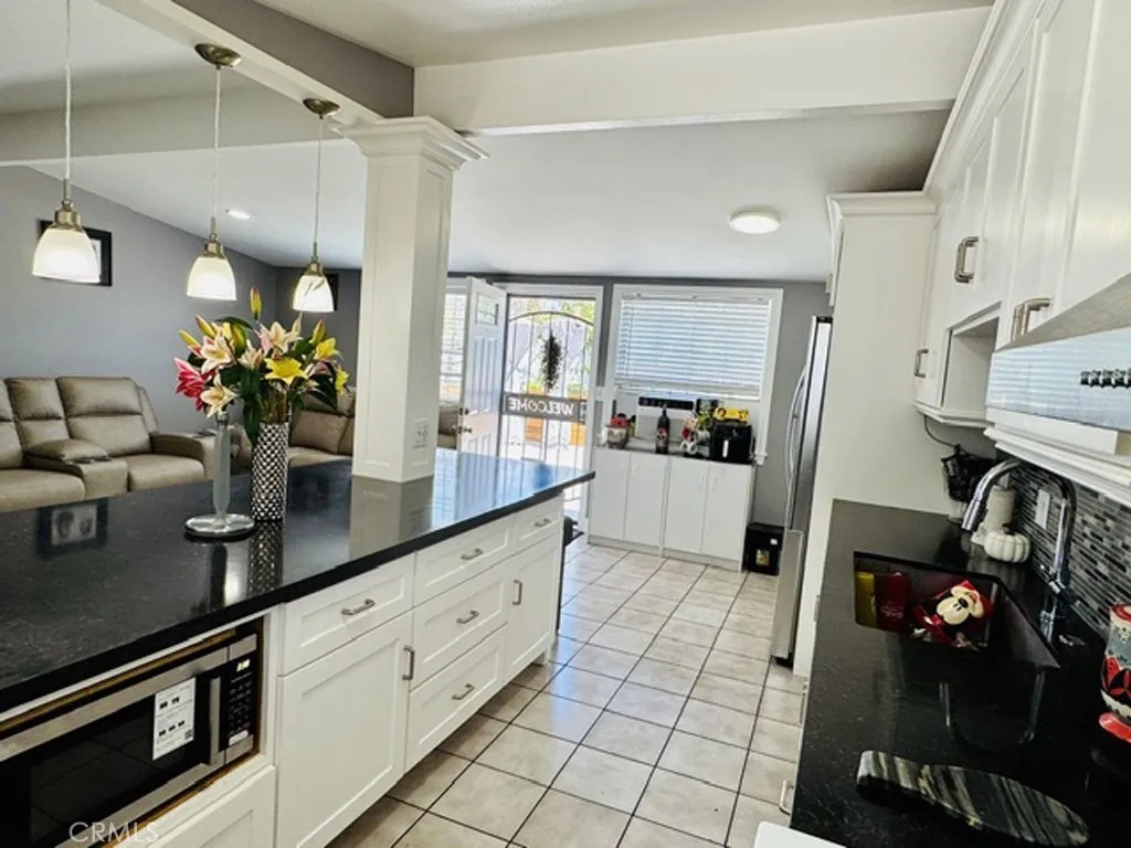 Well equiped kitchen.