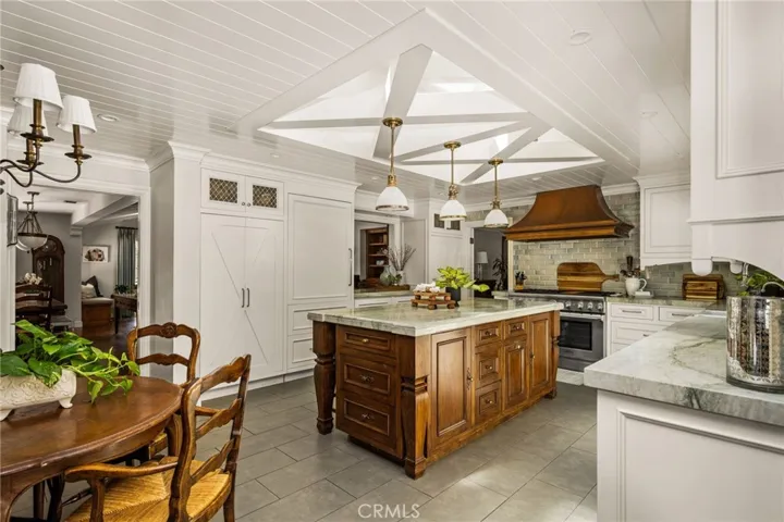 2162 Racquet Hill, North Tustin, California 92705