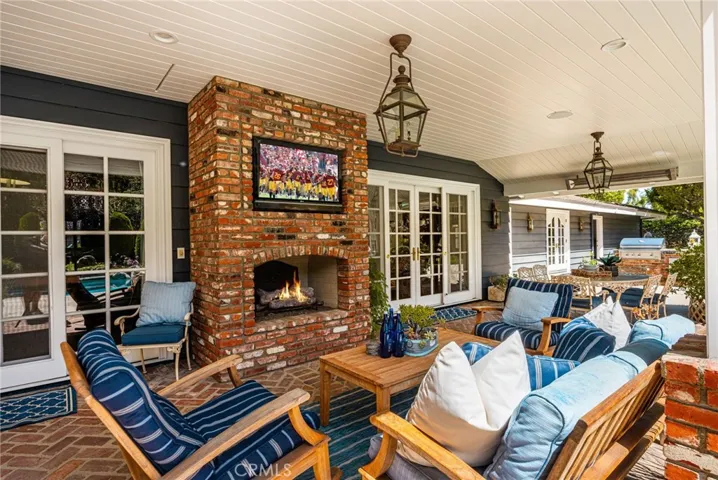 2162 Racquet Hill, North Tustin, California 92705