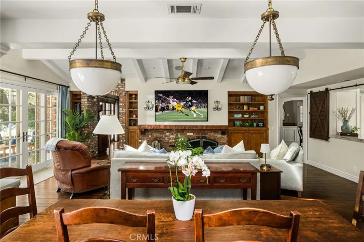 2162 Racquet Hill, North Tustin, California 92705