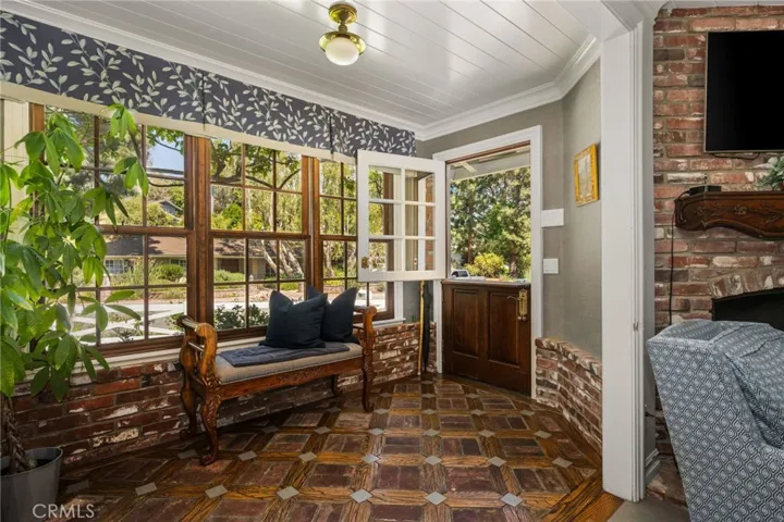 2162 Racquet Hill, North Tustin, California 92705