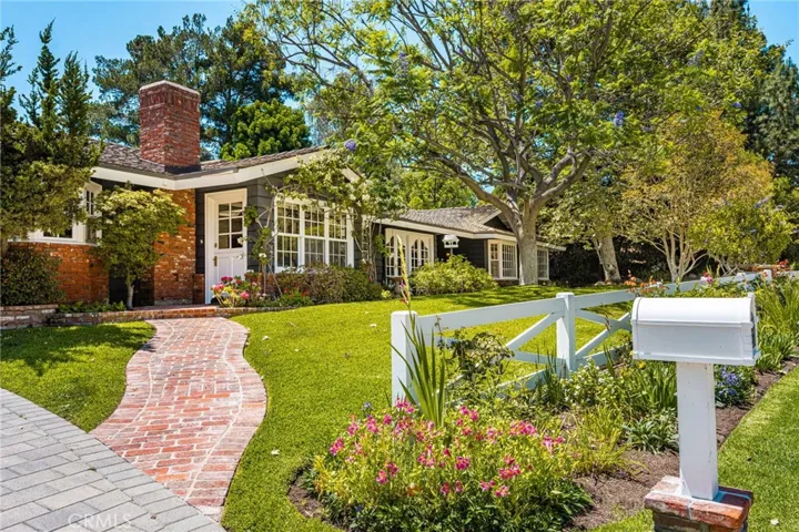2162 Racquet Hill, North Tustin, California 92705