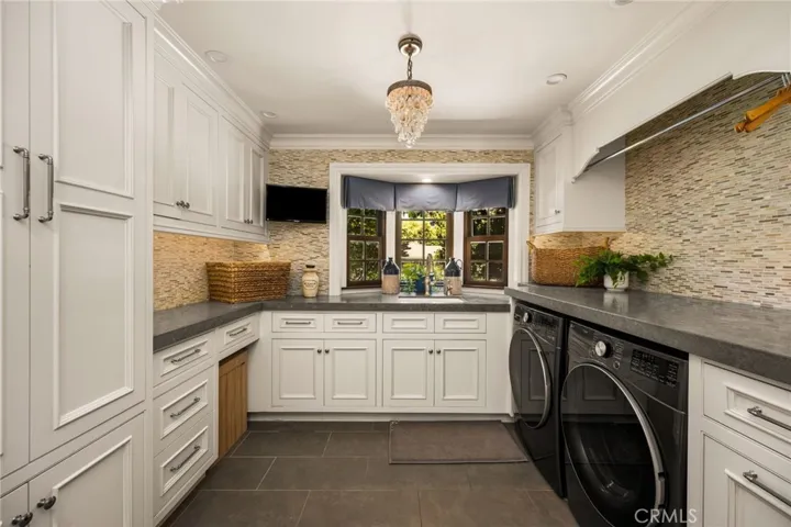 2162 Racquet Hill, North Tustin, California 92705