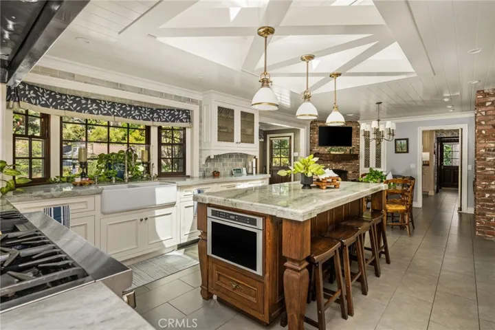 2162 Racquet Hill, North Tustin, California 92705