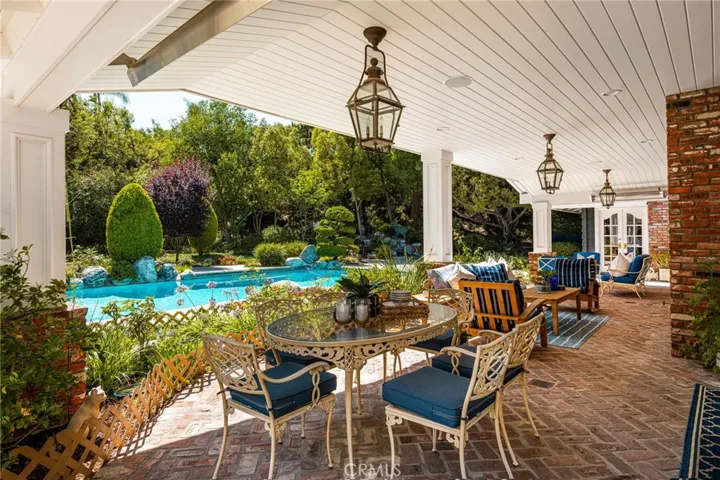 2162 Racquet Hill, North Tustin, California 92705
