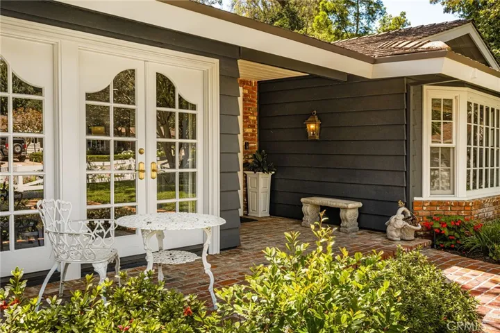 2162 Racquet Hill, North Tustin, California 92705