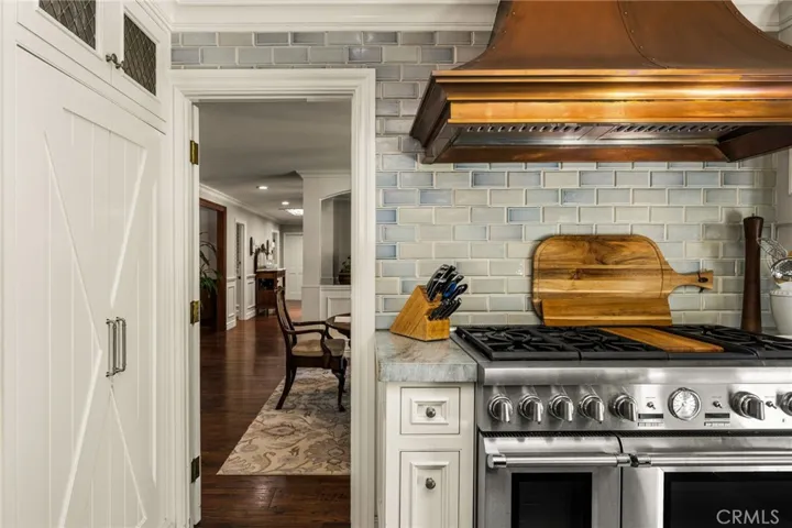 2162 Racquet Hill, North Tustin, California 92705