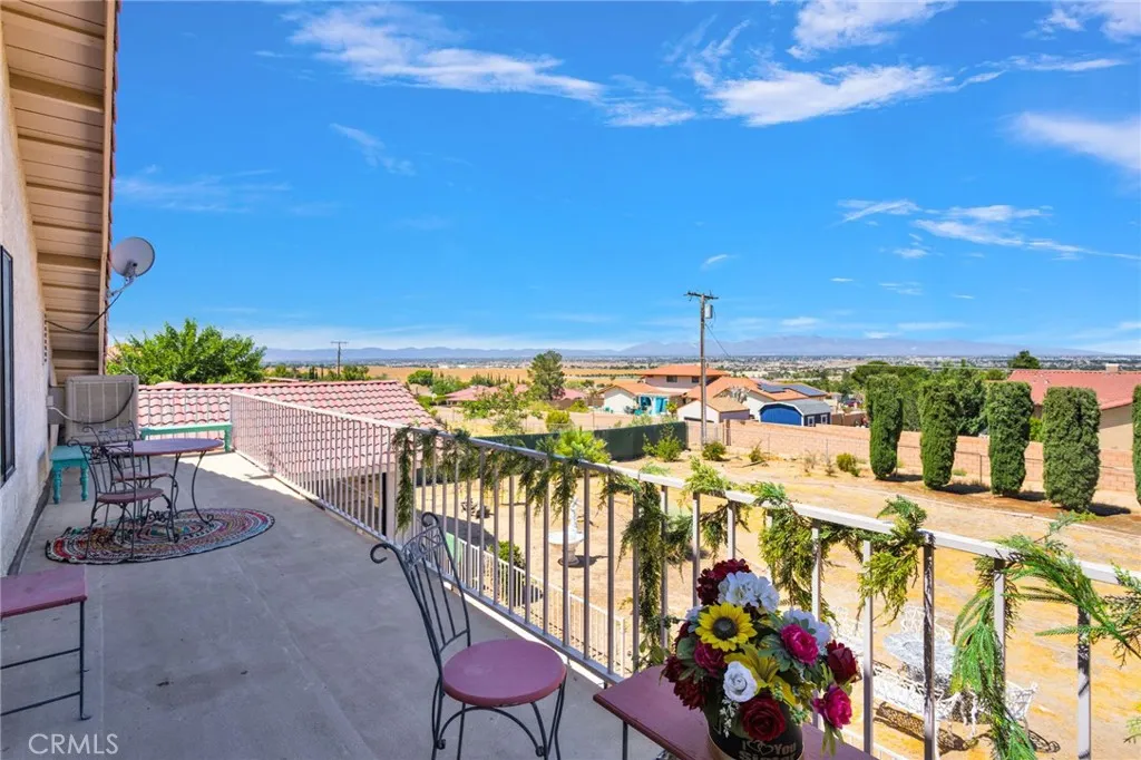 Incredible view of Apple Valley and Victorville City Lights and the Mountains - Enjoy 4th of July Fireworks here from all around.
